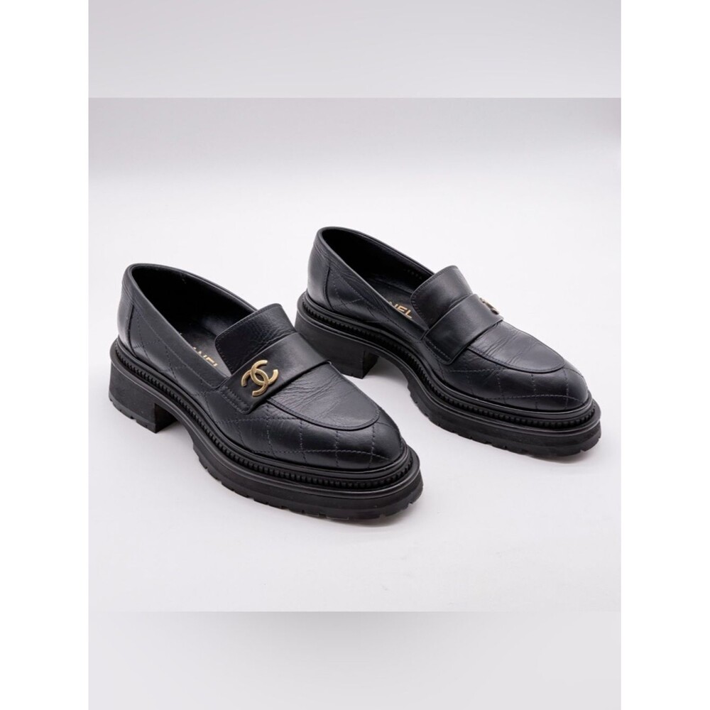 CHANEL CC Logo Dark Blue  Quilted Lug Sole Platform Loafers Leather EU 38.5 US8